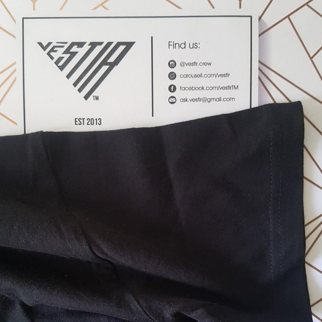 CLASSIC BLACK T-SHIRT