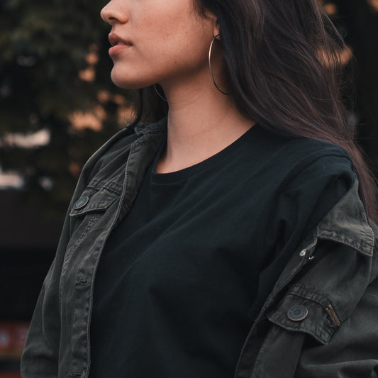 CLASSIC BLACK T-SHIRT