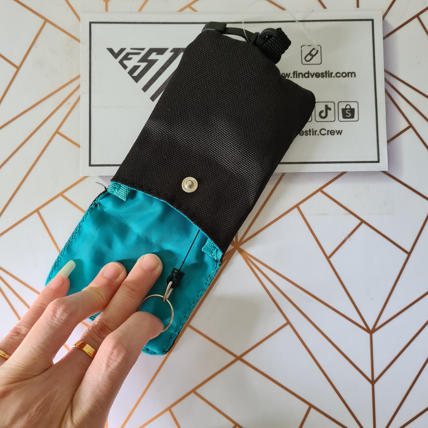 Card Pouch with Retractable Key Ring