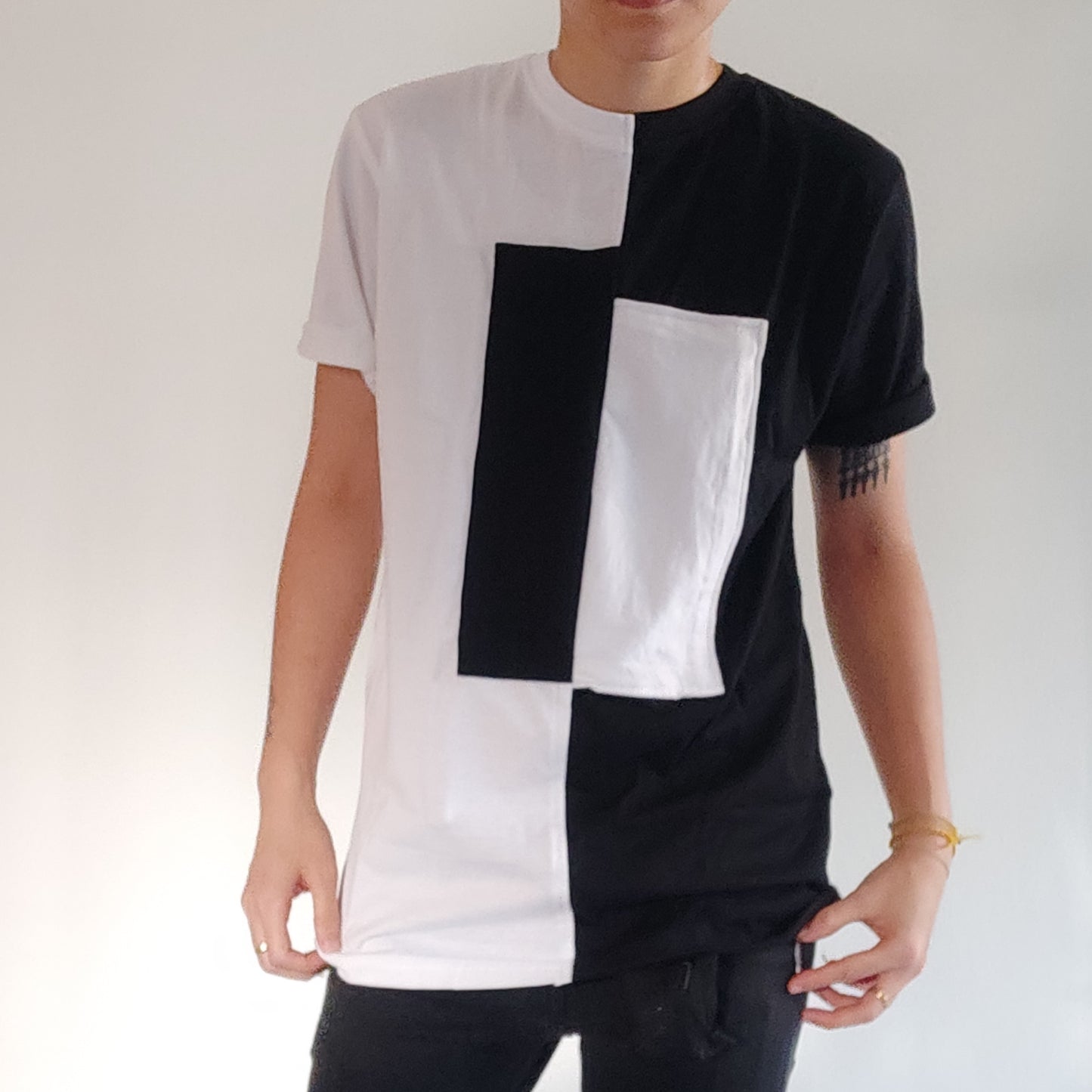 MONOCHROME T-SHIRT