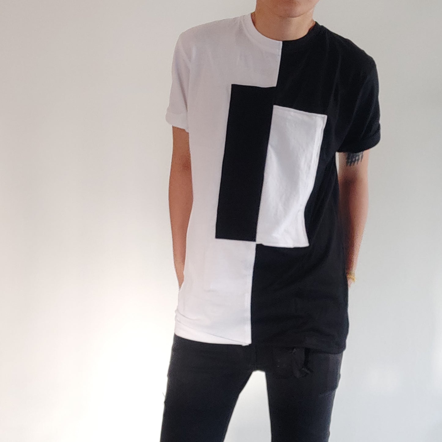 MONOCHROME T-SHIRT