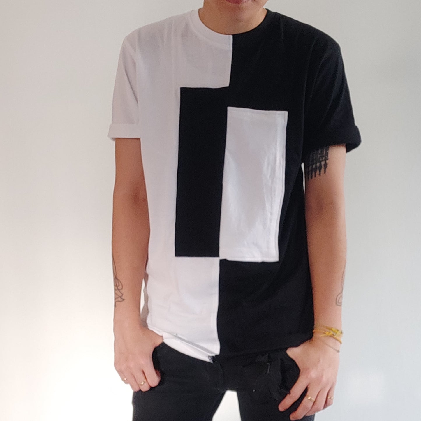 MONOCHROME T-SHIRT